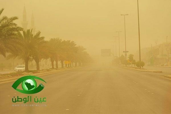 الإنذار المبكر يحذِّر أهالي القصيم من الأتربة والغبار