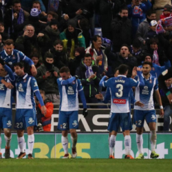 ولي العهد وترمب يناقشان نشاط إيران المزعزع باتصال هاتفي