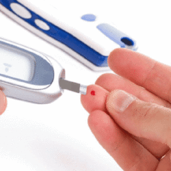 إصابات واختناقات بعد قصف قوات الأسد على #إدلب