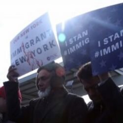 اليمن.. ميليشيا الحوثي تنهب اسطوانات الغاز من أهالي «ذمار»