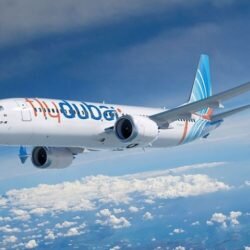 الأفلاج.. بلدية الأحمر تزيل مظاهر التلوث البصري