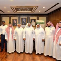 بالفيديو.. موجة غبار شديدة تجتاح الرياض ليلاً وتحجب الرؤية