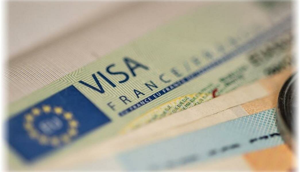 فرنسا تشدد شروط منح التأشيرات لمواطني المغرب والجزائر وتونس