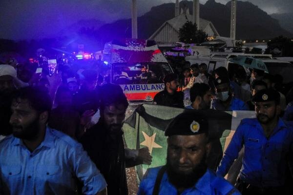 مقتل صحفي باكستاني جراء انفجار وقع في سيارته