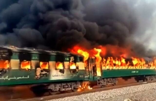 مسلحون يفجّرون سكة حديدية بجنوب باكستان