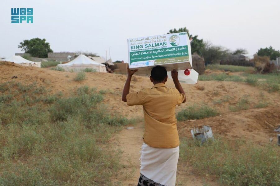 مركز الملك سلمان للإغاثة يضخ أكثر من 3 ملايين لتر من المياه بمحافظتي حجة وصعدة