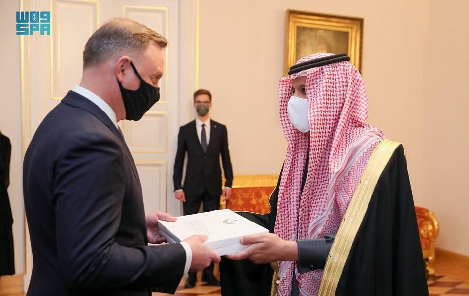 السفير الصالح يقدم أوراق اعتماده سفيرًا لخادم الحرمين الشريفين لدى بولندا