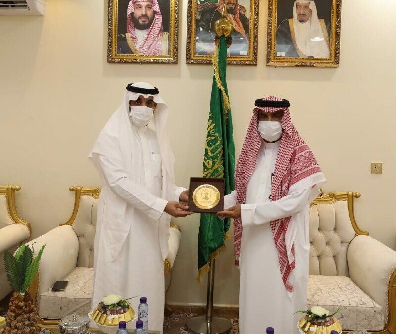 رئيس جامعة حائل يقوم بجولة تفقدية لفروع الجامعة بمحافظتي الشملي والحائط