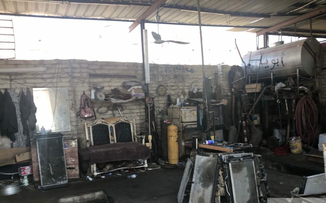 بلدية المسفلة تداهم الورش المخالفة وتتلف 9 أطنان من اللحوم والورقيات مجهولة المصدر