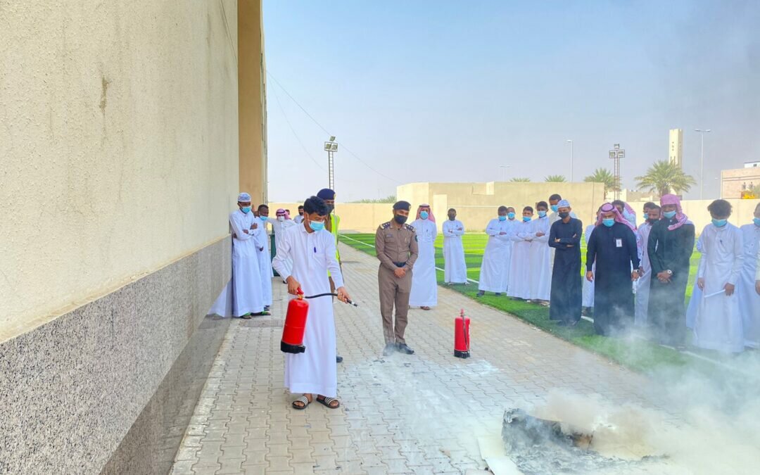 “السلامة المدرسية ومخاطر الأمطار والسيول” محاضرة بمكتب تعليم صامطة