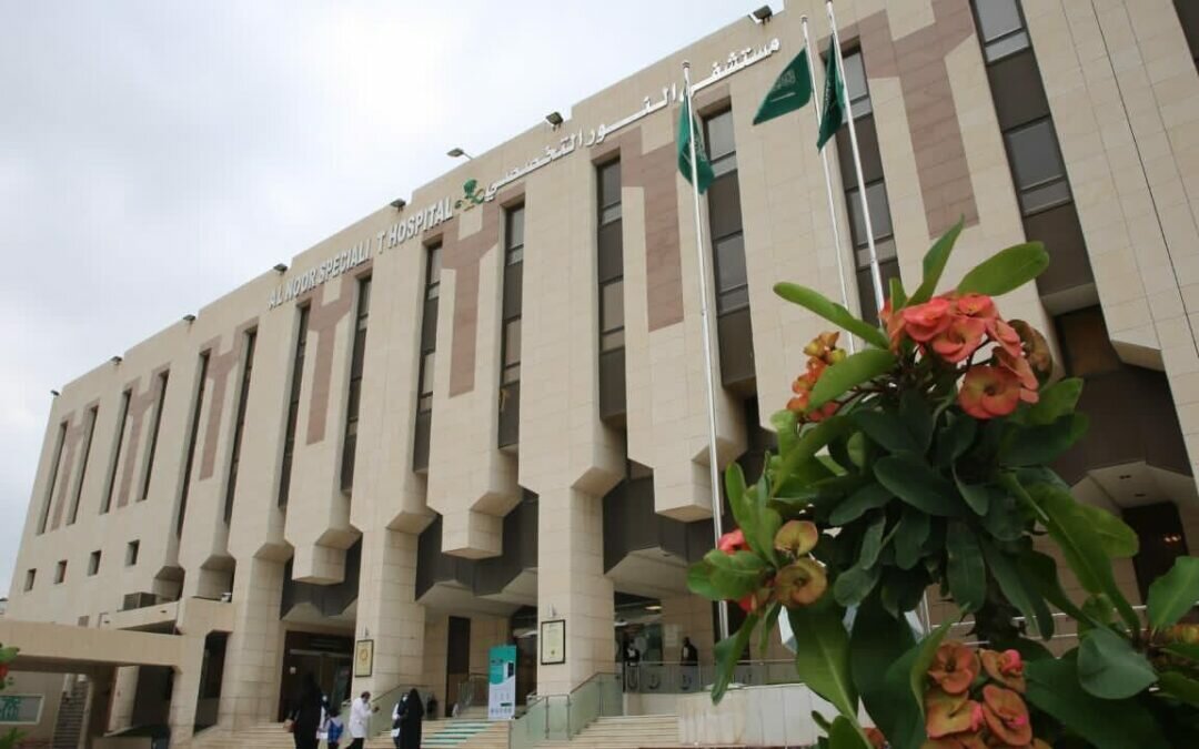 النور التخصصي ينقذ حياة أربعيني من حروق عميقة في ٩٠٪‏ من سطح الجسم