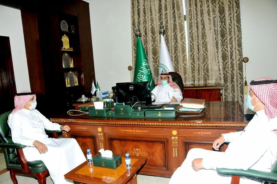 ‏محافظ القريات يلتقي مدير عام خدمات المياه بمنطقة الجوف