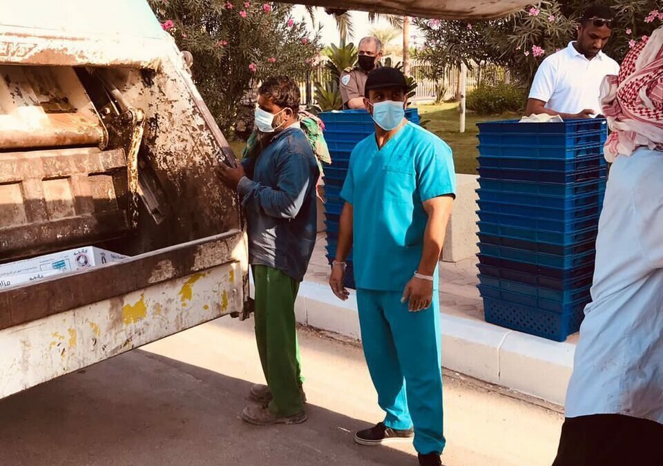 بلدية رأس تنورة تضبط 1500 دجاجه في سيارة نقل مخالفة للاشتراطات الصحية