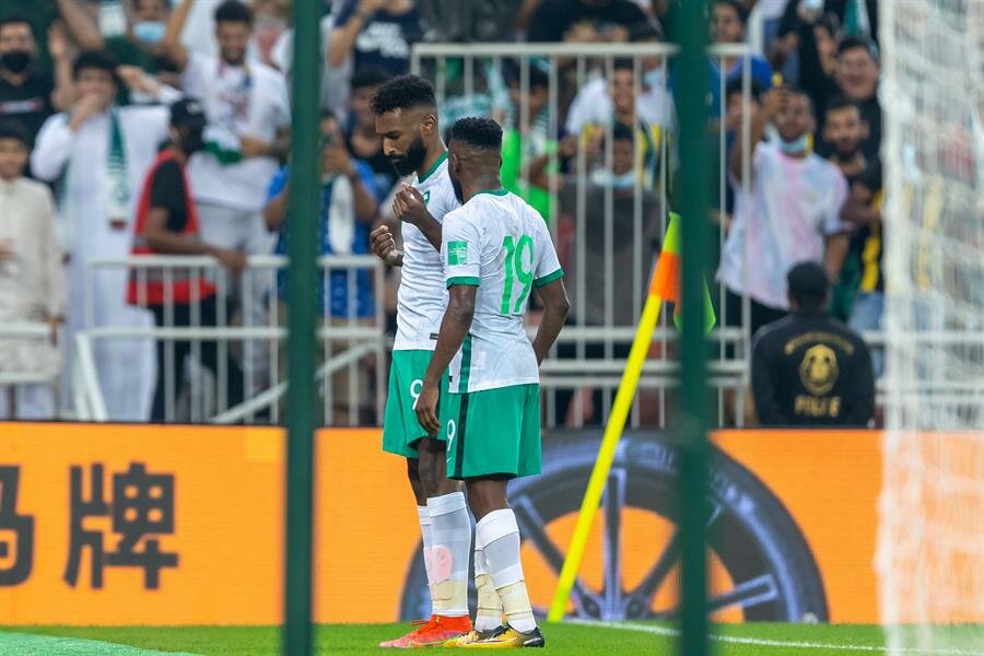 “الأخضر” ينفرد بصدارة مجموعته بثلاثية ضد الصين