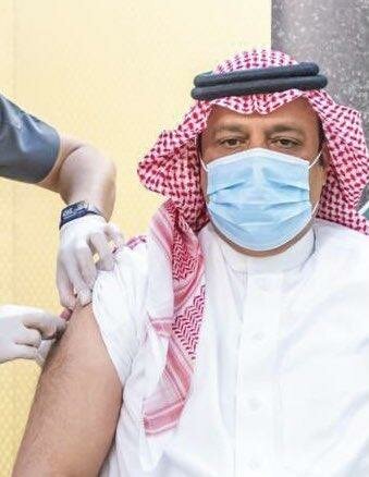 أمير حائل يتلقى الجرعة التنشيطية الثالثة من لقاح “كورونا”