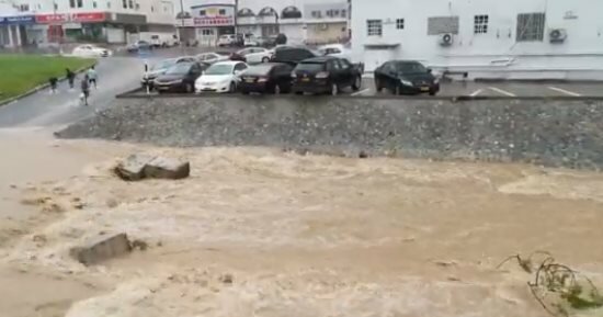 نزوح 4 آلاف شخص بسبب ارتفاع الأمواج على سواحل غانا وغرق 500 منزل