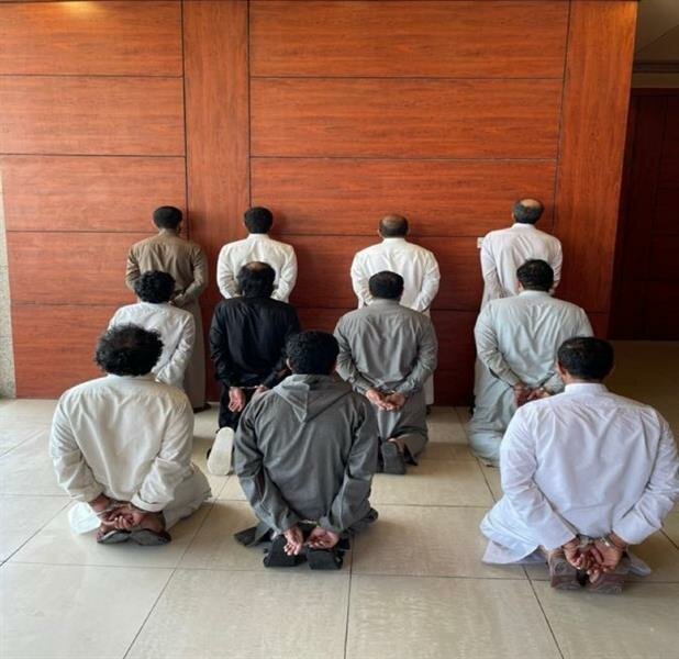 ضبط مواطن و10 مقيمين تورطوا بسرقة الأموال من خزائن الشركات وتحويلها للخارج