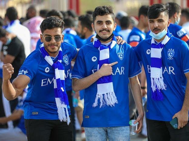 توافد جماهير الهلال إلى استاد الملك فهد الدولي لحضور نهائي دوري أبطال آسيا