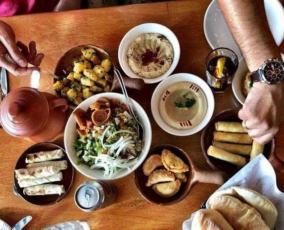 تحذير من عادات غذائية يتسبب التمسك بها في عدم فقدان الوزن.. تعرّف عليها