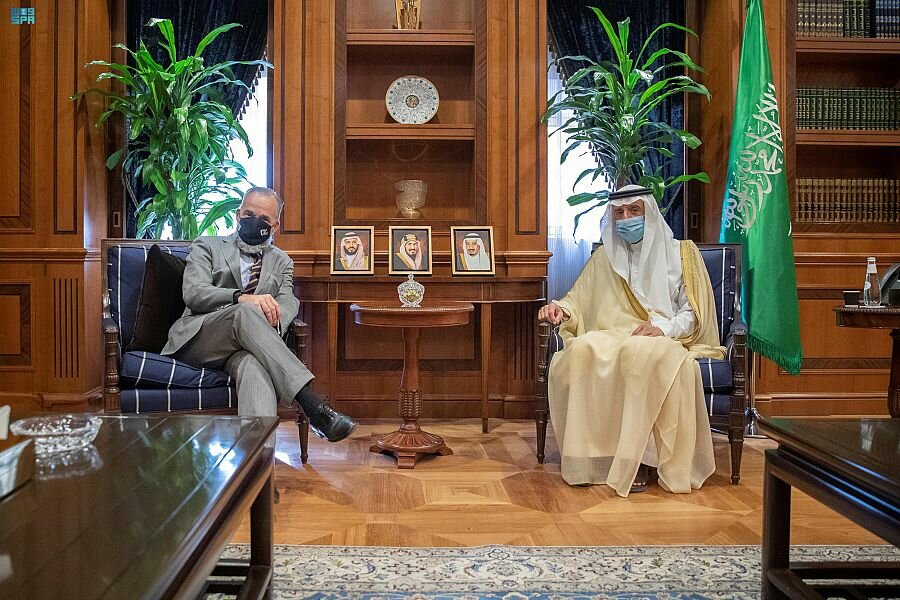 وزير الدولة للشؤون الخارجية يلتقي نائب وزير خارجية هولندا