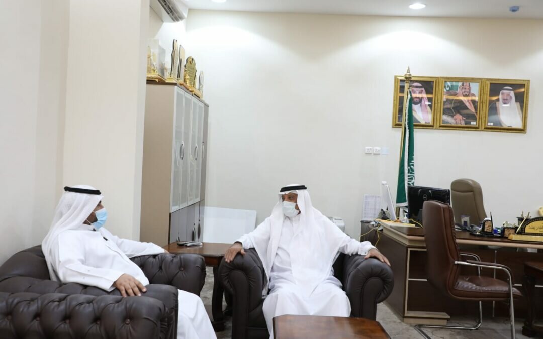 محافظ صامطة يبحث مع رئيس دائرة النيابة المعين سير العمل