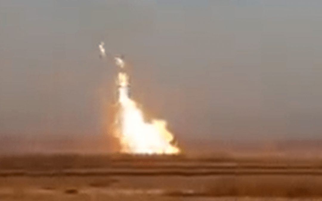 بالفيديو.. انفجار ضخم بأنابيب النفط جنوب إيران