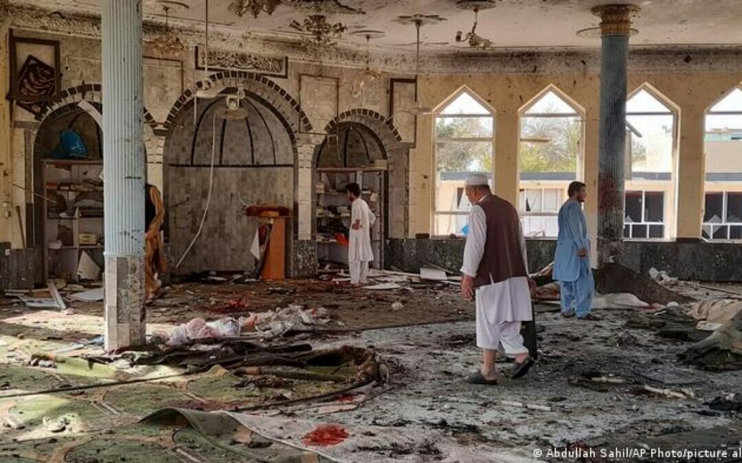 أفغانستان.. مقتل وإصابة 18 مصلياً إثر انفجار داخل مسجد خلال صلاة الجمعة 
