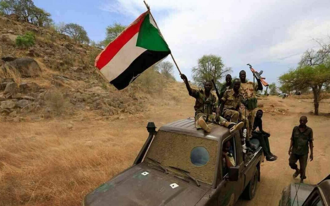 تغييرات مفاجئة في قيادات الجيش والأجهزة الأمنية السودانية