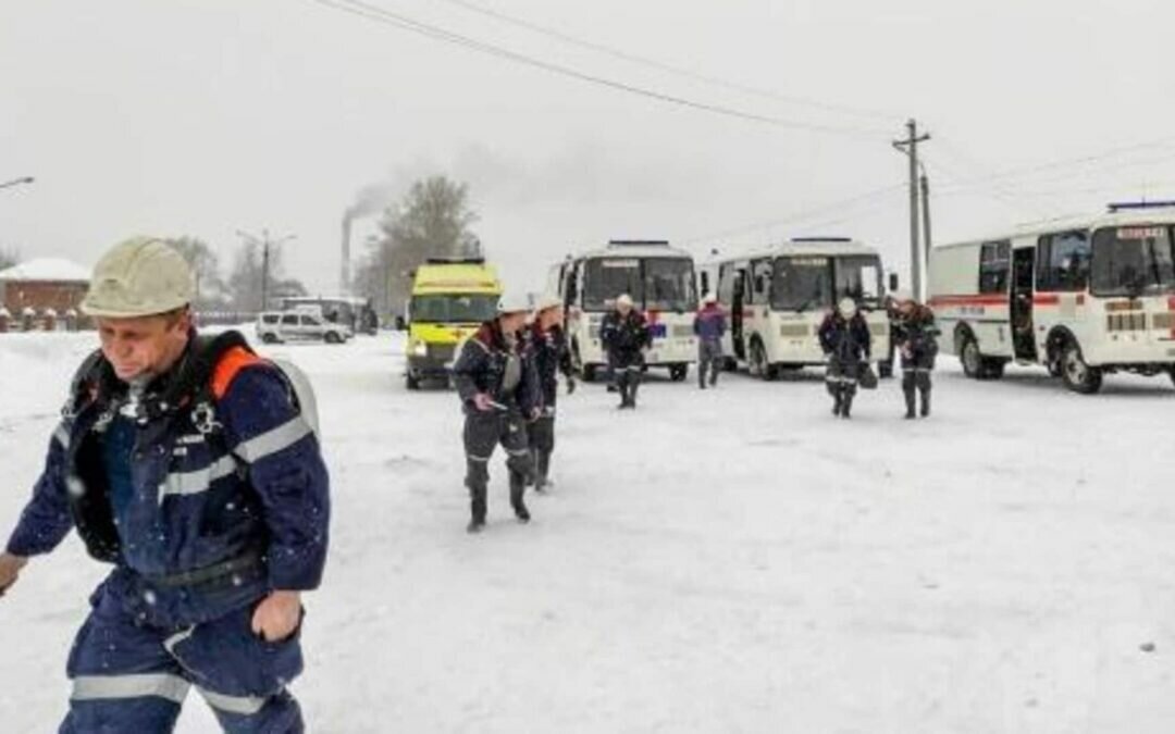 11 عاملاً وثلاثة مسعفين قضوا في حادث منجم في سيبيريا وعشرات المفقودين