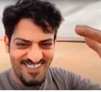 فيديو.. جموع غفيرة تشيع جثمان “الشمري” وطفليه إلى مثواهم الأخير في مقبرة رفحاء