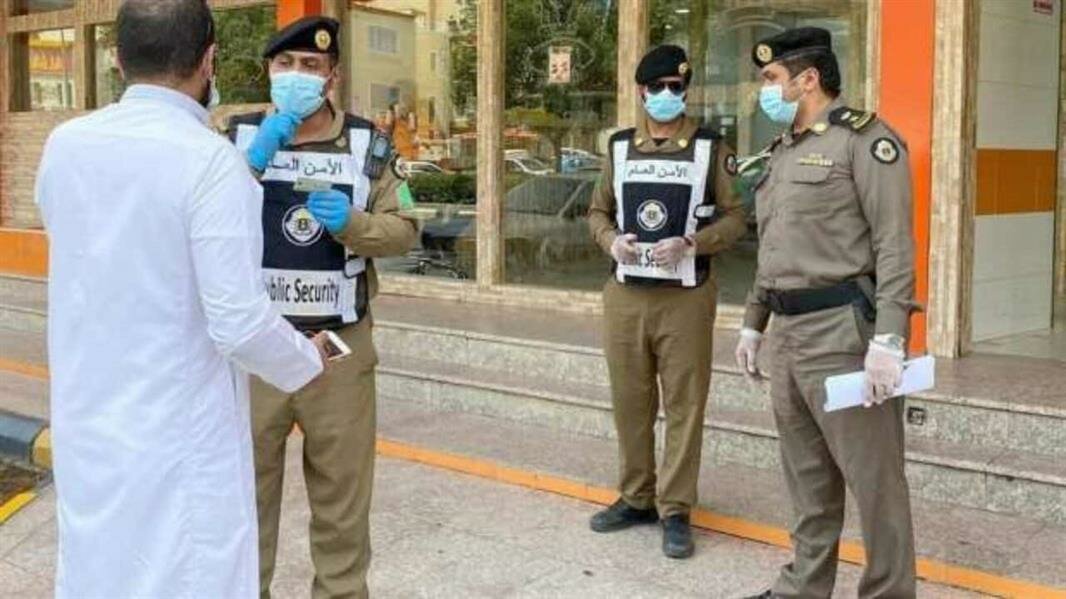 قرار الإلزام بارتداء الكمامة وتطبيق إجراءات التباعد في جميع الأماكن يدخل حيز التنفيذ