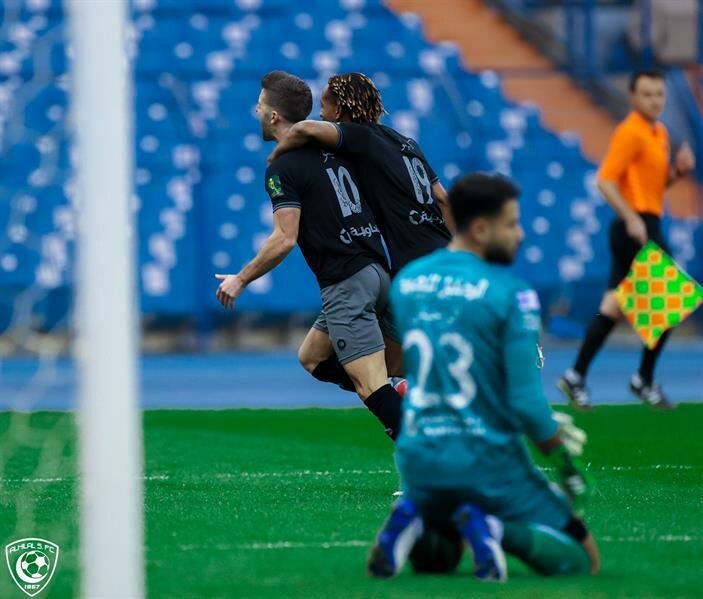 الهلال يحجز مقعدًا في ربع نهائي كأس خادم الحرمين الشريفين بثنائية في شباك الرائد