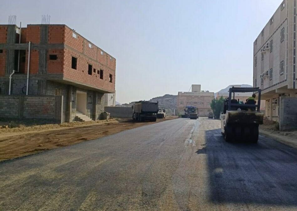 سفلتة مخططات منح العسيلة بالعاصمة المقدسة