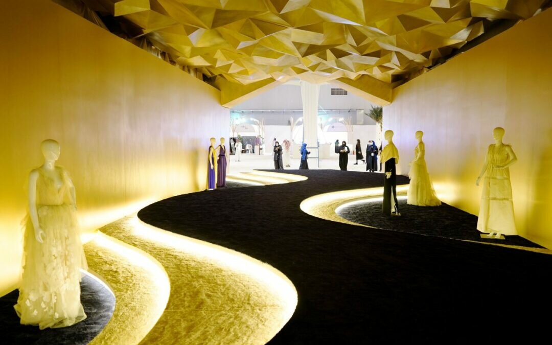 تجارب غنية تُكسب معرض “أنا عربية” سمعة دولية في التصاميم والأزياء