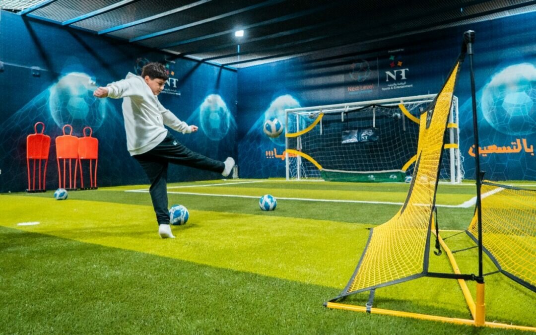 “بوليفارد رياض سيتي” تثير التحدي بمهارات لعب كرة القدم الواقعية والافتراضية بين الزوار