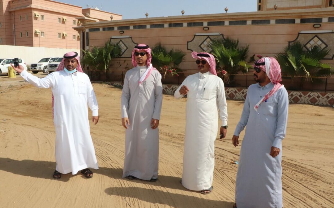 رئيس بلدية صامطة يقف على احتياجات حي الطرشية الجديد