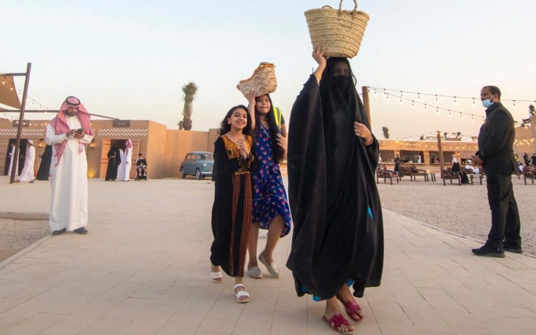 الأزياء الشعبية السعودية.. إرث أصيل يحضر في موسم الرياض 2021
