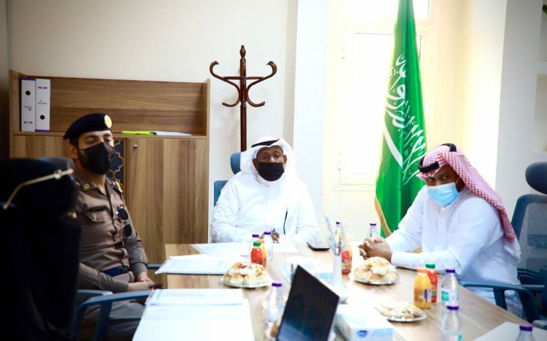 تعليم جازان بمشاركة الدفاع المدني يعقد اجتماعاً للجنة تقييم السلامة في المباني المدرسية