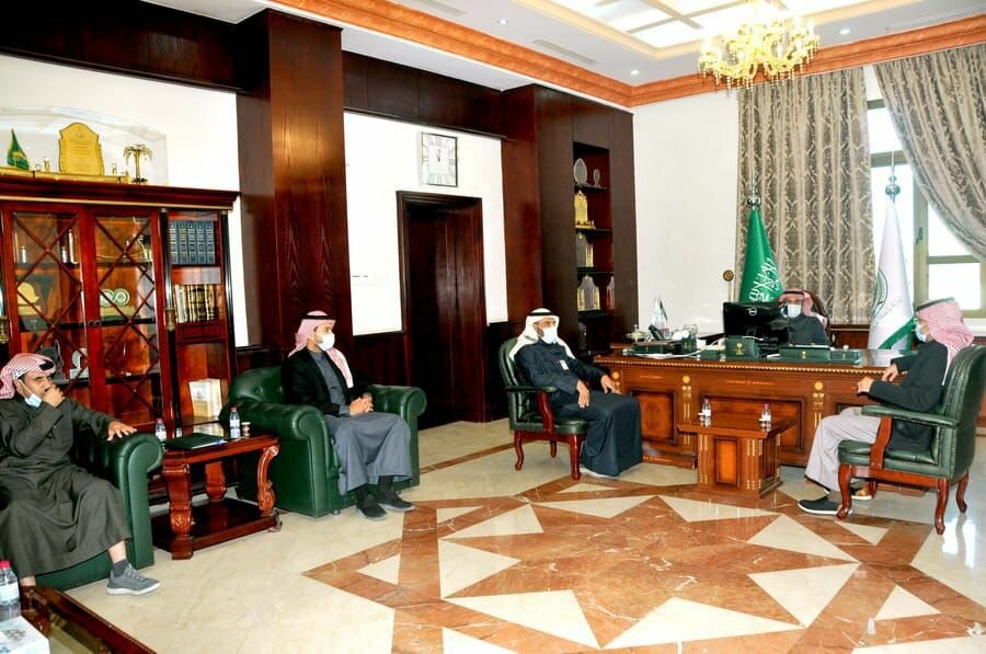 محافظ القريات يشهد توقيع مذكرة تفاهم بين (صحة) و(تعليم) القريات