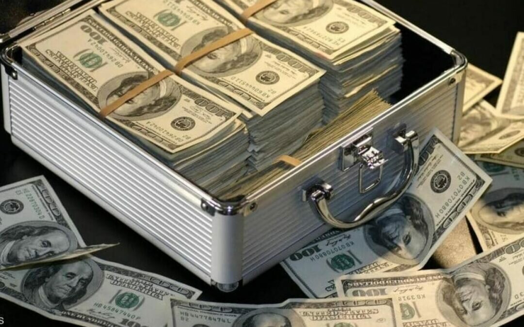 فضيحة.. سرقة 100 مليار دولار من أموال إغاثة كورونا في أمريكا