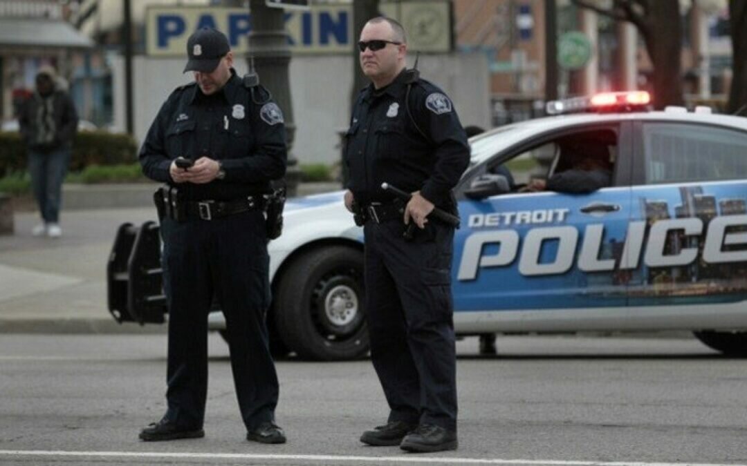 مسلح يقتل 4 أشخاص ويصيب عناصر في الشرطة الأمريكية