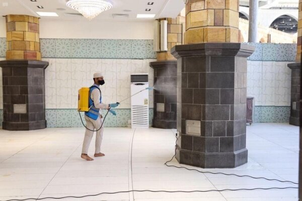 رئاسة شوون الحرمين .. تعقيم المسجد الحرام وساحاته على مدار الساعة