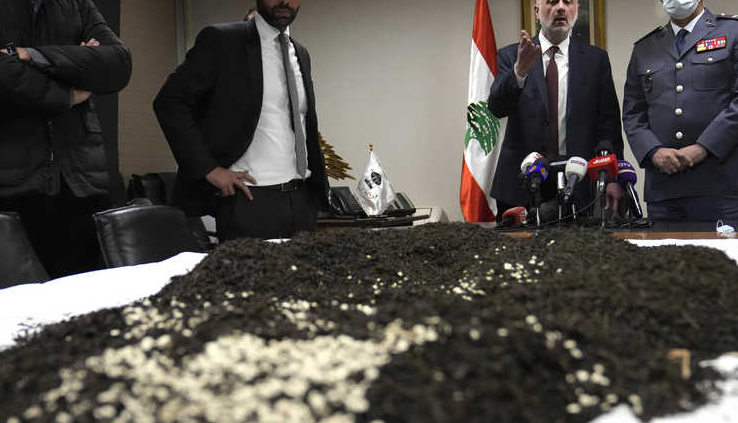 لبنان يضبط شحنة مخدرات ضخمة في عرض البحر قبل تهريبها إلى المملكة