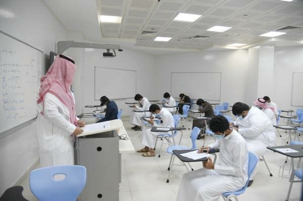 متحدثة “التعليم”: اختبارات جميع المراحل الدراسية ستتم حضوريًا.. وهذه الفئة مستثناة من الحضور