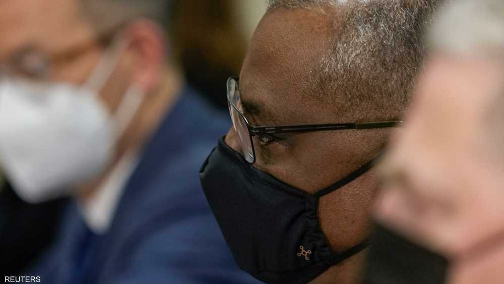 كورونا يتسلل للبنتاغون.. إصابة وزير الدفاع الأميركي بكوفيد-19