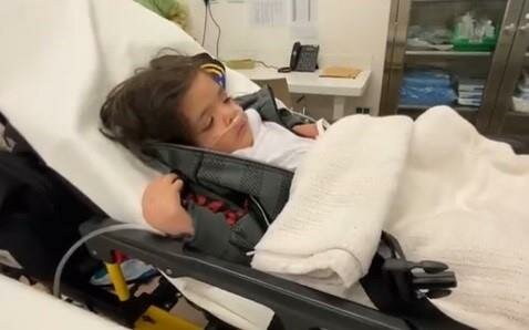 إخلاء جوي للطفل “براك حسين” من الكويت إلى المملكة لعلاجه بالرياض (فيديو)