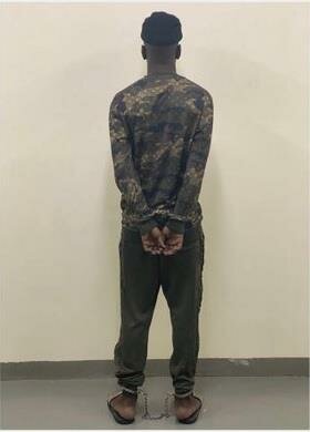 “شرطة مكة” تقبض على مقيم ظهر بمقطع فيديو يتضمن تهديداً وعبارات عنصرية