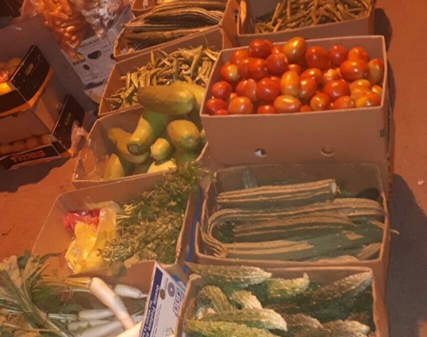 إغلاق 4 منشآت تجارية مخالفة ومصادرة أكثر من 2 طن مواد غذائية فاسدة بمكة