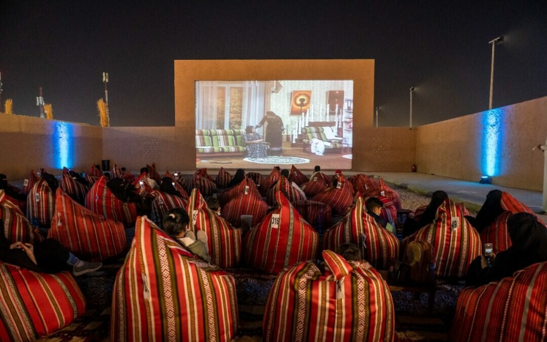 زوار “قرية زمان” على موعد مع عروض “سينما الطيبين” وألعاب الخِفّة