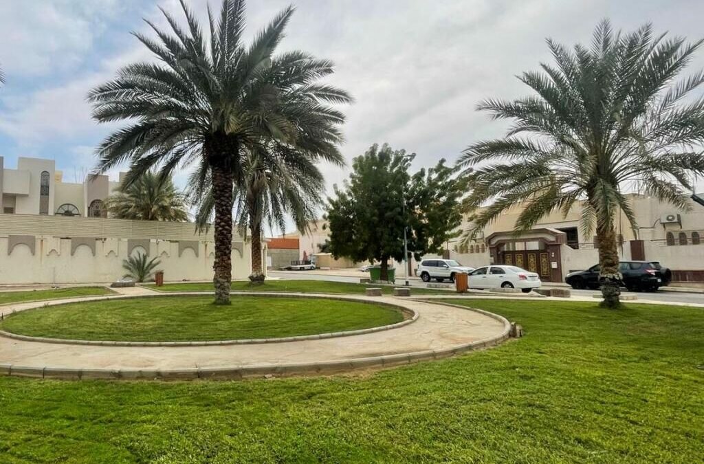 أمانة العاصمة المقدسة تواصل أعمال الصيانة في أكثر من 200 حديقة